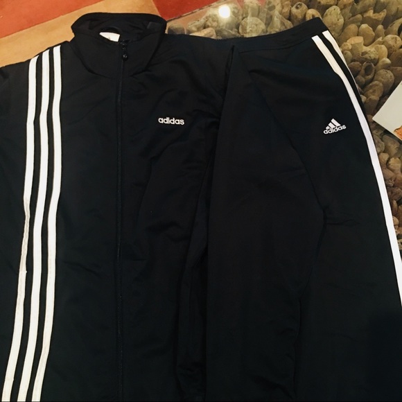 Adidas - Women’s climacool track suit. - Picture 8 of 8